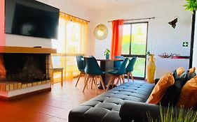 Summer House, Only 2 Minutes To The Beach In Vilamoura!